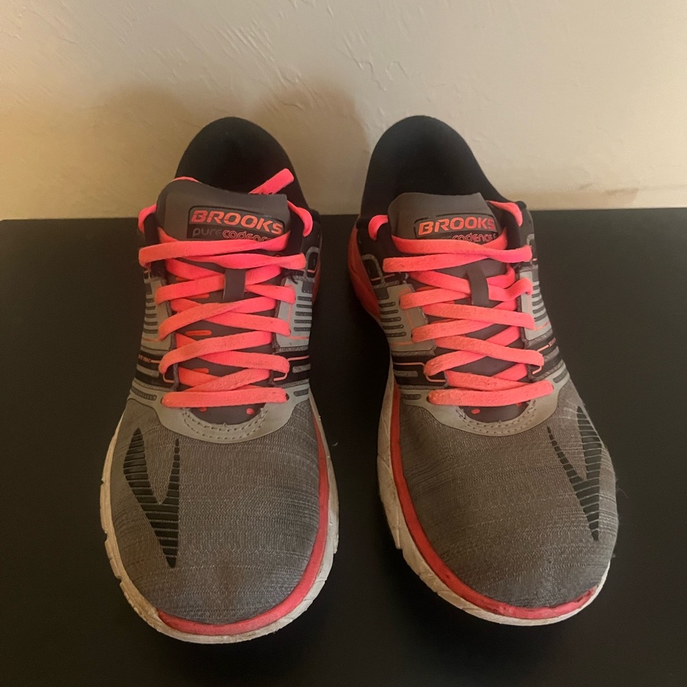 Brooks Sneakers